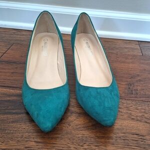 Kelly Green Suede Kitten Heels